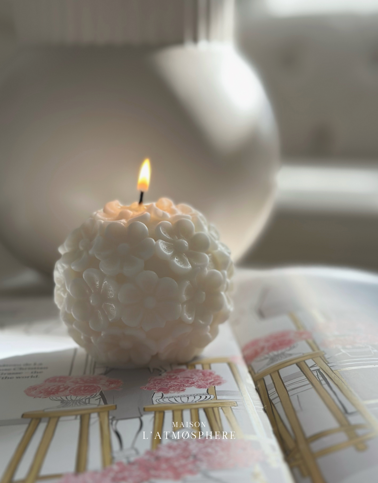 DAISY FLOWER BALL CANDLE