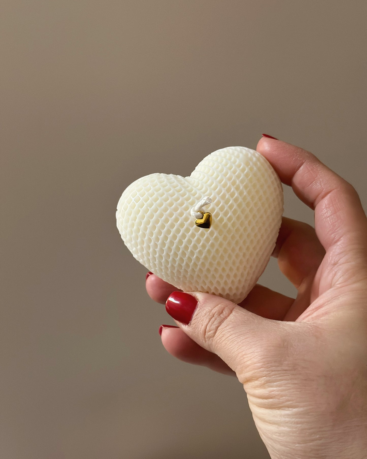 TEXTURED HEART CANDLE