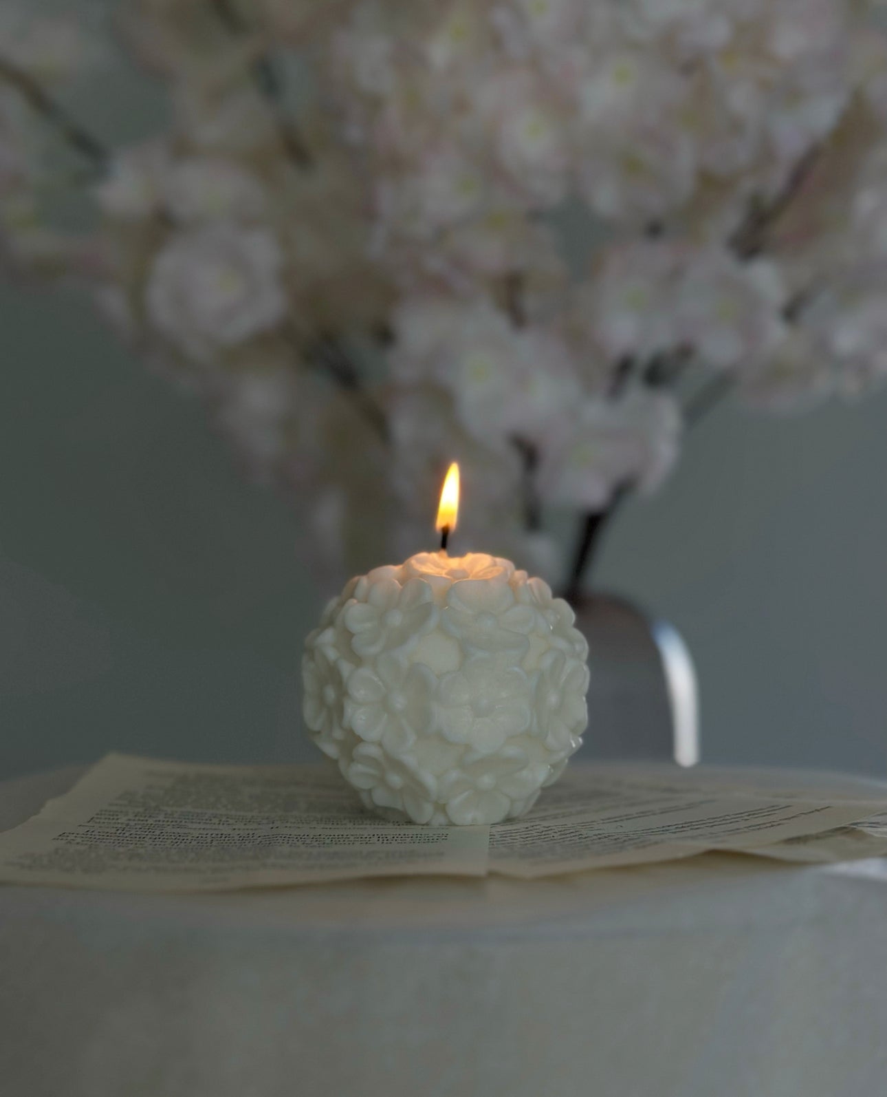 DAISY FLOWER BALL CANDLE